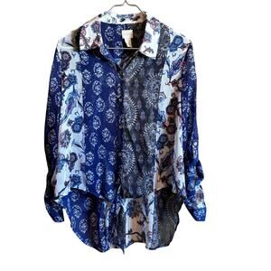 Chicos Front  Tie Shirt Sz 1 Floral Blue Intricate Design